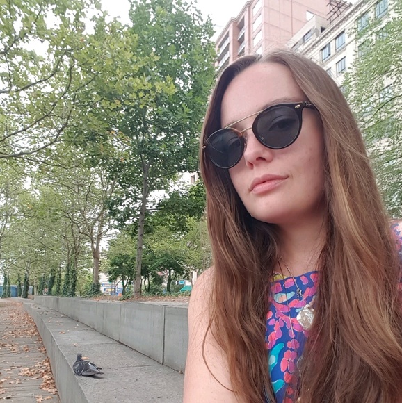 Meet your Posher, Amy - Picture 1 of 1